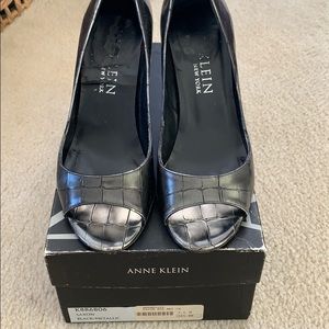 Anne Klein gunmetal open toed pumps
